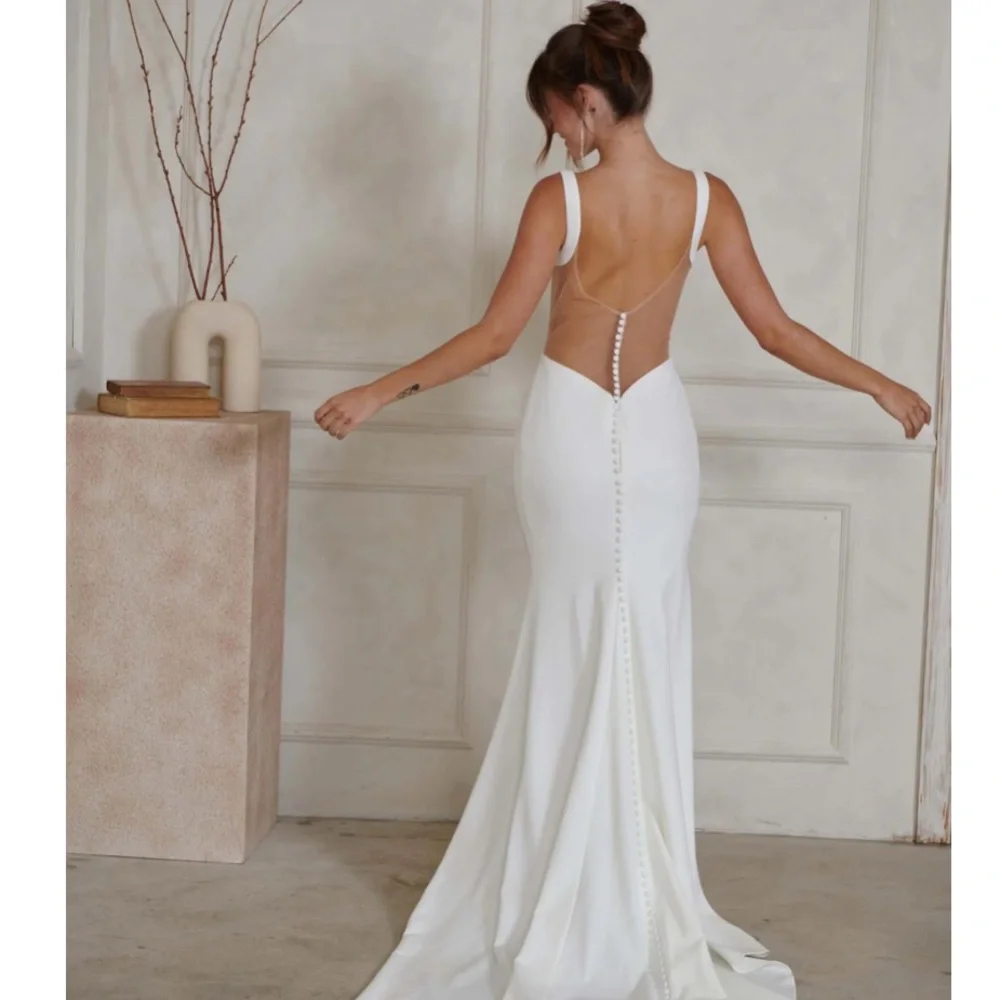 Chic Ivory Bridal Gown with Button Detail - Picture 1 of 12